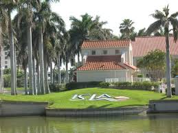 St Petersburg Holiday Apartment Rentals Florida Life Is Better In Vacation Home Rentals Holiday Apartments Vacation Rental