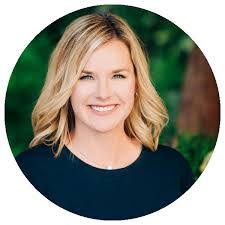 Stephanie Cunningham's Instagram, Twitter & Facebook