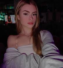 Averi ☮︎ (@averi82) • Instagram photos and videos