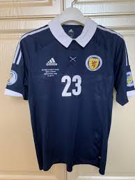 Highsnobiety's #ladsfootball slack channel abuzz with messages such as, arsenal still lack a proper defensive midfielder for me, and, how is wes morgan starting games for leicester in 2020 ffs? Scotland Home Fussball Trikots 2012 2014