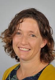 Ruth Cunningham's Instagram, Twitter & Facebook