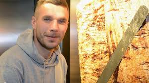 Der junge vom rhein mit der starken linken klebe erinnerte mit seiner nonchalanten art sogar ein wenig an lukas podolski, dessen linker fuß immer die stärkste. Ekzkvhz Fw 4m