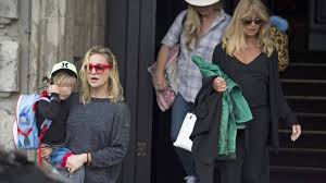 Ihren neuen freund danny fujikawa (32) kennt sie seit einem jahr. Goldie Hawn Und Kate Hudson Auf Privater Berlin Visite B Z Berlin