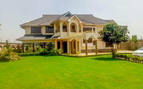 Par exemple le grand mvett, fabriqué à partir d'un bambou de raphia, dont l'écorce, finement découpée en quatre lamelles constituait les quatre cordes, et de calebasses pour la sonorité.il y a. Top 10 Neighborhoods In Kenya Where The Wealthy Live