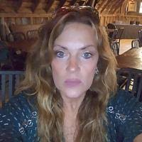 Amy Heitz's Instagram, Twitter & Facebook