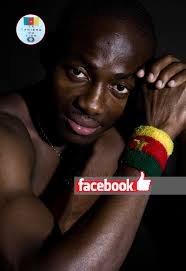 🙏Eyong Enoh @ Papa Pasto ex Joueur Ajax poses during a portrait session