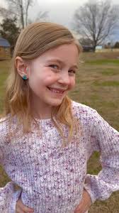 Real Flowers 🌸 , •, These are hypoallergenic earring studs handcrafted  with real flowers from Colombia 🇨🇴🎉✨🫶🏽 perfect for all ages! , •, You  can get them at our store located at ...