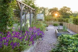 Blue Tulip Garden Design A Large Cheshire Garden Blue Tulip Garden Design Tulips Garden Design Garden Design Nursery Water