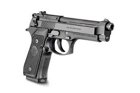 Пистолет beretta 92 cтал основным в американской армии, но завоевал популярность и на многих других рынках. The Beretta M9 And The Mhs Trials