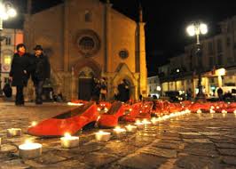 Vor 2 tagen · l'opera contro il femminicidio devastata per 10 volte dai vandali. Scarpe Rosse E Parole Dureper Il No Al Femminicidio La Nuova Provincia