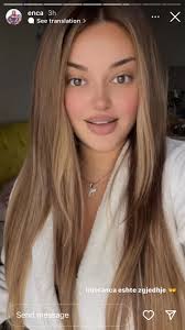 Enca reagon pas kritikave lidhur me përdorimin e gjuhës angleze: “Injoranca  është zgjedhje!” |