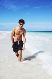 Profile picture poses for guys. 40 Symbolic Beach Photography Poses For Men Macho Vibes