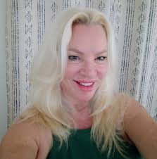 💥SQUATS HURT YOUR KNEES? TRY THIS!💥 🍕If I had to pick a favorite  exercise, I would choose quidditch. Second place would go to deadlifts. And  third would most likely be a tie