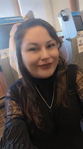 Can someone Photoshop a different background please 💯🍾