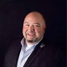 Alumnus Rob Jones Launches 'The Family Vacationer' Podcast