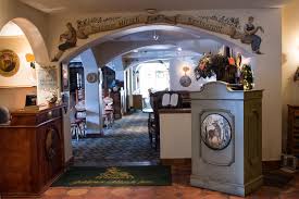 Manager is great, helped fix any issues we had. Goldener Hirsch Inn Vintage Mixer