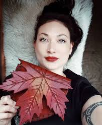 🍁GIVEAWAY🍁 Yesss it's been a while and I've decided to do a Maple Leaf  bag #giveaway !! To Enter: • Like this post • Follow @kay_buchanan_ • Tag a  friend • Comment