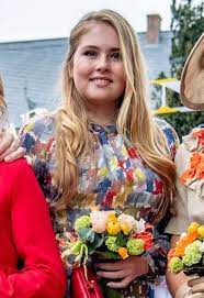 La principessa amalia d'olanda rinuncia al suo appannaggio per i 18 anni: Sjruk 9ags2txm