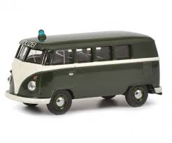 Heute teilen sich die möglichen käufer vor allem in zwei lager. Vw T1 Bus Polizei 1 64 Edition 1 64 Box Van Models Models Www Schuco De