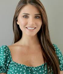 Jennifer Lemus's Instagram, Twitter & Facebook