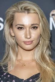 Courtney Olsen Attends Rose Dove Entertainment Night Night Movie Premiere —  Stock Editorial Photo © info@photographybyeugene.com #528373900