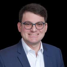 Last Monday, our team at Virgin Voyages celebrated an important milestone  for Port Miami, the implementation of shore power infrastructure that will  allow cruise ships to plug in while at port. |