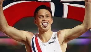 Karsten warholm (born 28 february 1996) is a norwegian athlete who competes in the sprints and hurdles.he is the world record holder in the 400 m hurdles, and has won gold in the event at the world championships in 2017 and 2019, as well as the 2018 european championships. Leichathletik Wm Karsten Warholm Gelingt Uberraschungscoup Im Finale