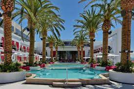 Read the text paying attention to the key words. The Rooftop Pool Party Returns As A Lounge By Day And Night At Drai S On The Las Vegas Strip Eater Vegas