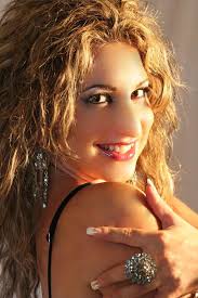 MANUELA GRAY CANTANTE Il Ritorno della Tigre il Nuovo Progetto Musica  Italiana e Internazionale 2h + di Spettacolo interamente Live Da Solista o  con il Suo Gruppo IDEALE PER PIAZZE,TEATRI E LOCALI