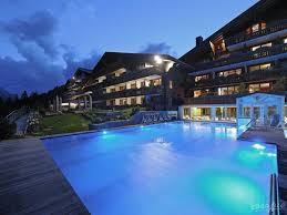 Wellness Spa Hotel Ermitage In Schonried Switzerland In A Fantastic Location On The Schonried Terrace The Hotel Wellness Spa Hotel Hotel Spa Wellness Spa
