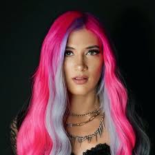 sabrina warner · 740K threads