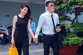 Công vinh và bình minh chung nhóm đấu, nhập cuộc lúc 6h30 sớm nhất trong vòng mở màn ngày 16/7. Tiá»ƒu Sá»­ Cáº§u Thá»§ Cong Vinh