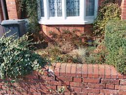How to create a contemporary and low maintenance front garden. Low Maintenance Front Gardens