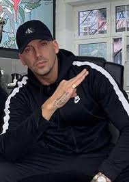 The logo of the production studio is on the left ear cup, the b&o logo on the right, enhanced by a beautiful sundial finish. 22 Raf Camora Ideas Rap Raf Rapper
