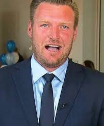 Darren Fraser's Instagram, Twitter & Facebook