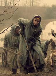 How The Handmaid S Tale Costume Designer Created The Brave New World Of Season 2 Https R29 Co 2fkttz2 Handmaid S Tale Handmaids Tale Costume Tales