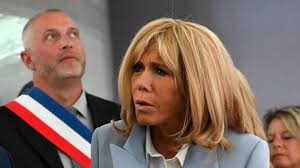 Y esta burla a brigitte va a echar más leña al fuego. Brigitte Macron Est Vraiment Moche Dit Un Ministre De Bolsonaro