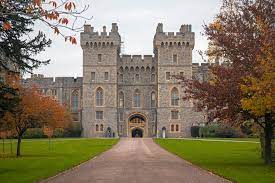 Windsor castle is a royal residence at windsor in the english county of berkshire. Visiting Windsor Castle Everything You Need To Know Blushrougette
