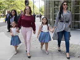 17.06.2017 · in 2005, margarito flores — whom his wife olivia calls junior — met with el chapo at his mountaintop headquarters in mexico to secure his twin's release from kidnappers there. El Chapo S Daughters Attend His Trial For The First Time