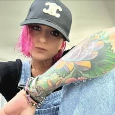 CAT'S PAJAMAS: A Vermont woman felt her brother's cat could use some  comfortable pajamas to lounge in