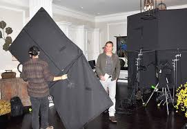 Jul 19, 2018 · an extra (also called background actor, background talent, and atmosphere) is someone who performs in a production in a nonspeaking role, usually in the background. Hollywood Comes To Sooke Monday Magazine
