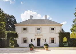 Tour Caroline Gidiere S Beautiful Birmingham Alabama Home Georgian Homes House Classical Architecture