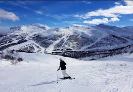 Hemsedal's craggy and wooded hallingdal mountains are sometimes known as the scandinavian alps. Snow Forecast Snow Reports Snow Conditions