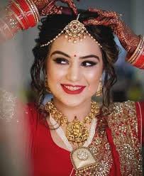 Get The Best Wedding Day Look Minimal Makeup And Jewellery This Bride Is Giving Us Some Maj Bridal Makeup Images Indian Bride Makeup Bridal Makeup Wedding