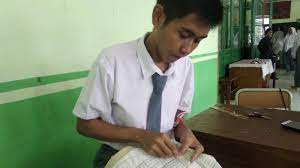 Check spelling or type a new query. Siswa Smkn 58 Ini Pilih Jurusan Kriya Kreatif Batik Dan Tekstil Tunjukan Lelaki Juga Pandai Menjahit Tribun Jakarta