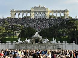 Konzert am ehrenhof schloss schönbrunn. So Wird Das Wetter Beim Sommernachtskonzert 2018 In Wien Vienna Online