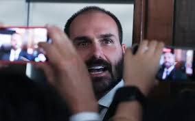 Crusoé: "Eduardo é zero estratégia", diz Roberto Reis