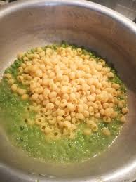 Uova con piselli e patate. La Ricetta Della Pasta Ai Piselli Con Cacio E Uova Gennarino Org On Line Dal 1999