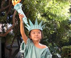 Overlap art, math and social studies while helping your students to create a statue of liberty model. How To Make A Diy Statue Of Liberty Costume For Halloween