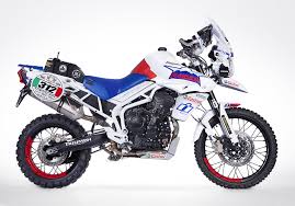 Pin By Henrique Augusto On Motorcycles Wheelie Garage Triumph Tiger 800 Xc Triumph Tiger Triumph Tiger 800